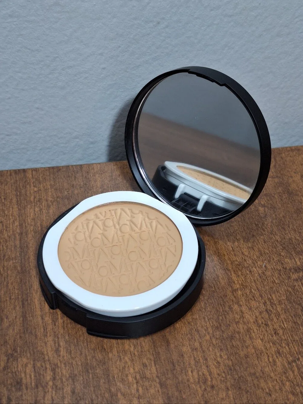 bareMinerals Original Pressed Powder Foundation SPF 15 Neutral Tan 21  0.3 Oz